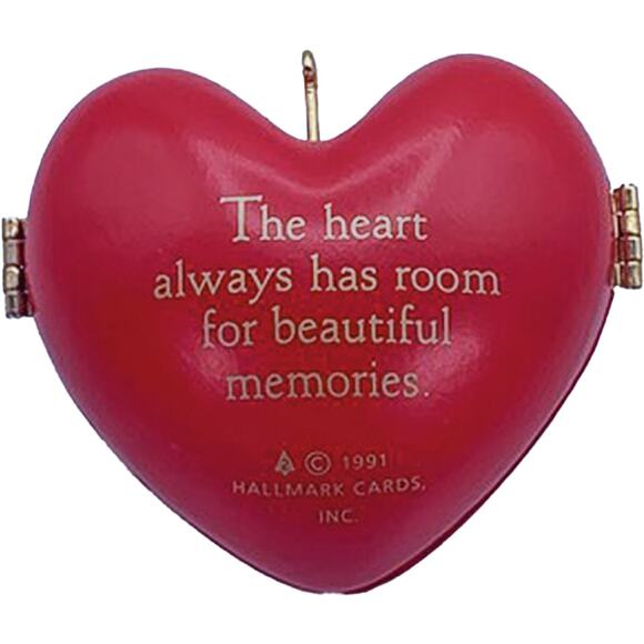 1991 Hallmark Keepsake Heart of Christmas QX435-7 Collectible Ornament in Box - Picture 2 of 9
